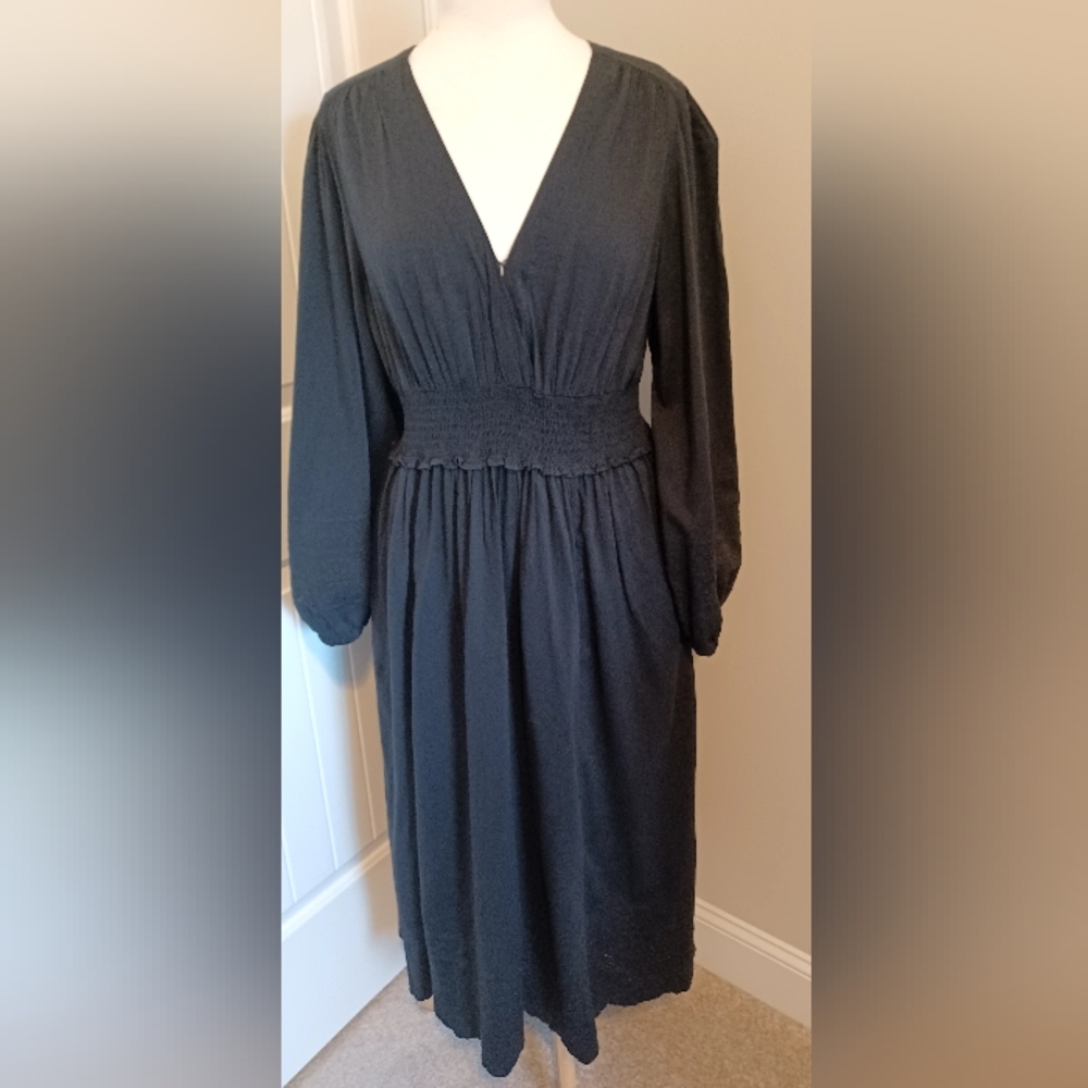 NWT Old Navy Waist Defined Puff Sleeved Smocked Midi Dress
